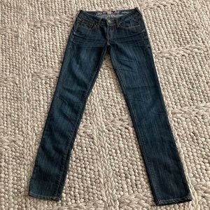 Refuge “flirty everyday skinny” dark wash jeans